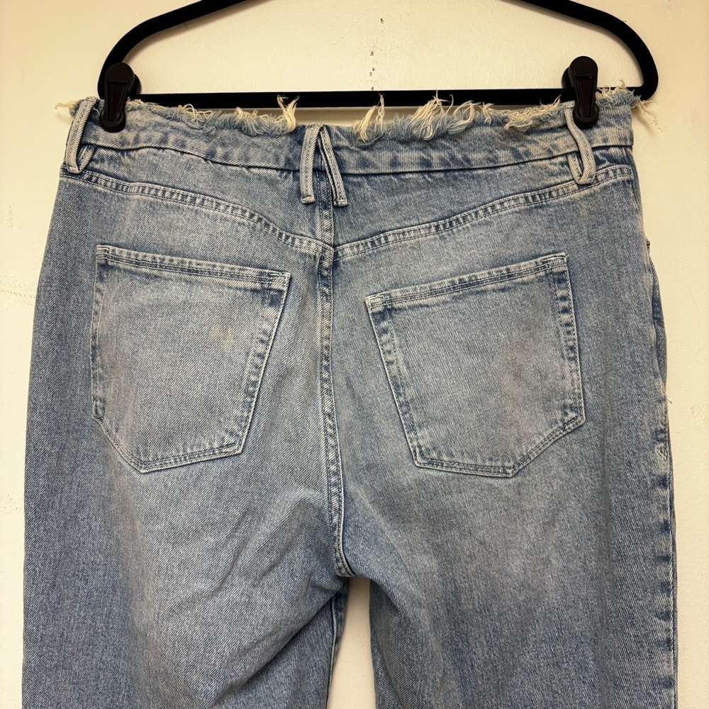 Good American Mid Rise Weekender Jeans - Picture 10 of 12